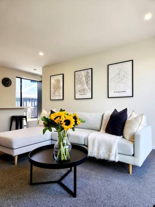 Central Home With Internal Garage - Close To Cbd! Christchurch Buitenkant foto